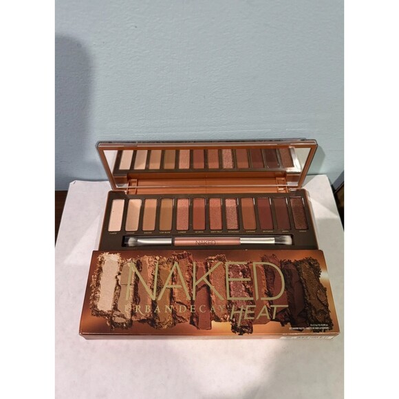 Urban Decay Naked Heat Eyeshadow Palette Full Size High Pigment Blendable NIB - Picture 1 of 4